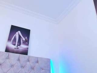 Model ini sedang live sekarang. zaracampbell