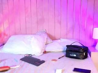 zoebenneti Live Webcam on CamSoda