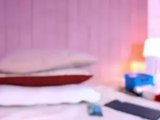 ZoeBenneti's Live Sex Cam Show