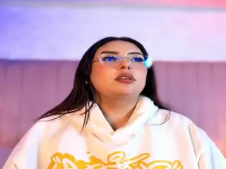 ZoeBenneti's Live Sex Cam Show