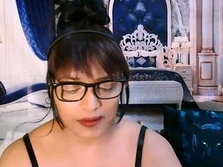 indiablackpanther's CamSoda show and profile