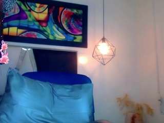  valentina-kiss chat room