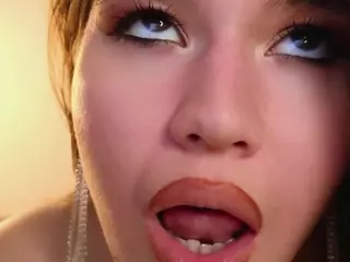 Verona's Live Sex Cam Show