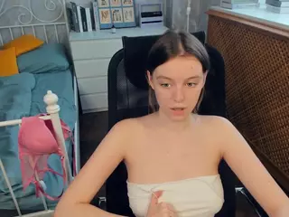 HenriettaCrull's Live Sex Cam Show