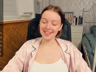 HenriettaCrull's Live Sex Cam Show