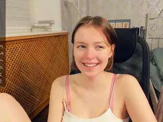 HenriettaCrull's Live Sex Cam Show