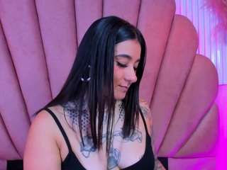 adri-tatto camsoda