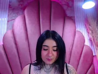 Adri-Tatto's Live Sex Cam Show