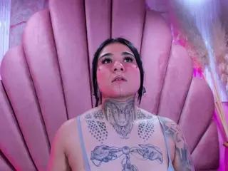 Adri-Tatto's Live Sex Cam Show