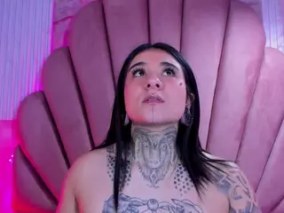 Adri-Tatto's Live Sex Cam Show