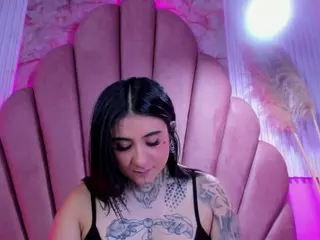 Adri-Tatto's Live Sex Cam Show