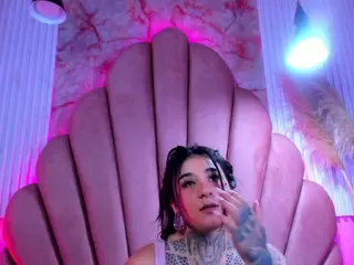 Adri-Tatto's Live Sex Cam Show