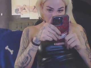 alinetatoohot Live Webcam on CamSoda