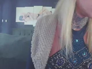 ALINETATOOHOT's Live Sex Cam Show