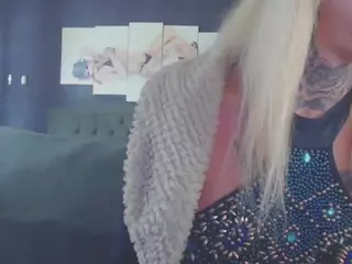 ALINETATOOHOT's Live Sex Cam Show
