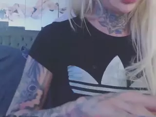 ALINETATOOHOT's Live Sex Cam Show
