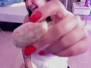 Emma-Collins-01's Live Sex Cam Show