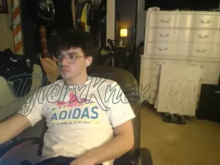 tylerxknox's Live Sex Cam Show