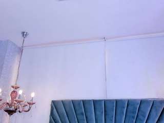 aitanahilton's CamSoda show and profile