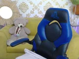 aliss-m Live Webcam on CamSoda