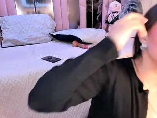Este modelo está ao vivo agora. hannacollins01