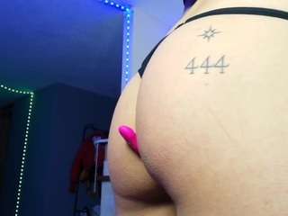LEASMALLTITS