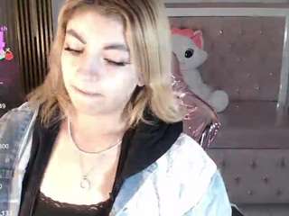 lili-conor-s Live Webcam on CamSoda