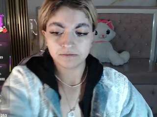 lili-conor-s Live Webcam on CamSoda