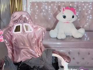 lili-conor-s, female webcam model,  years old, on live webcam