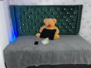 sara-evans-m's Live Sex Cam Show