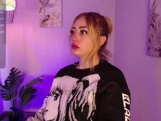 saraa-doll's CamSoda show and profile
