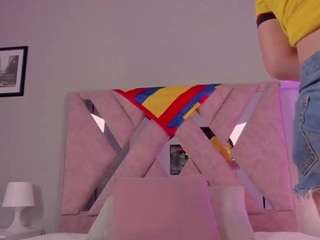 aprilwatsonn Live Webcam on CamSoda