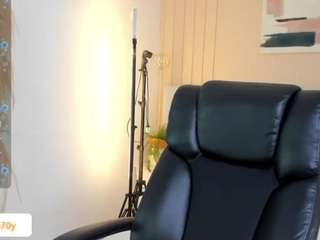 ari-ana Live Webcam on CamSoda