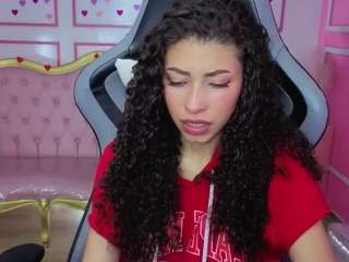 danatella-t Live Webcam on CamSoda