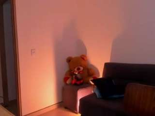 karollxx28 live cam profile