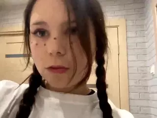 MildredGawne's Live Sex Cam Show