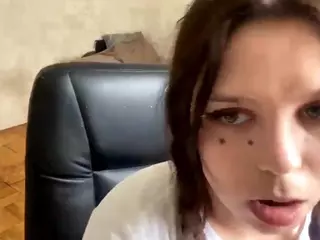 MildredGawne's Live Sex Cam Show
