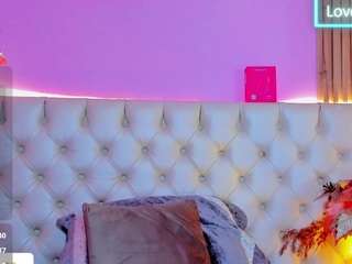 valentinaforerox Live Webcam on CamSoda