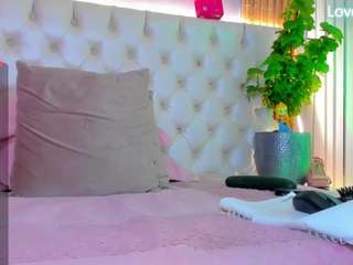 valentinaforerox Live Webcam on CamSoda