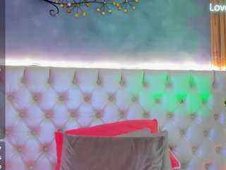 valentinaforerox Live Webcam on CamSoda