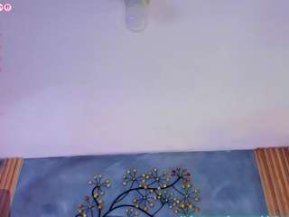 This model is live right now. valentinaforerox