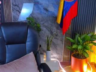 Valentinaforerox live cam — black hair, brown eyes, drinking