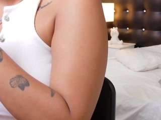carmen-elektra69's CamSoda show and profile