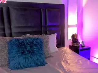 EmmaBecket2's Live Sex Cam Show
