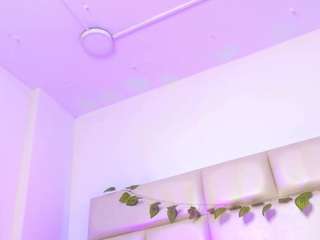 sabrinaturneer's CamSoda show and profile