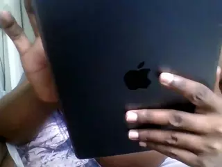 tsunamit3a's Live Sex Cam Show