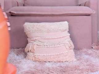 Live webcam model cristalsmiith on Soda Cams