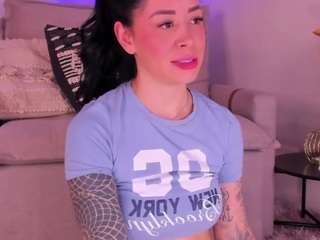 Live webcam model cristalsmiith on Soda Cams