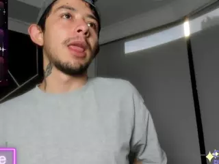 AlecAndrews's Live Sex Cam Show