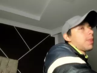 AlecAndrews's Live Sex Cam Show